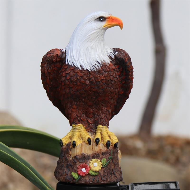 Eagle Figure Garden Solar Lamp™