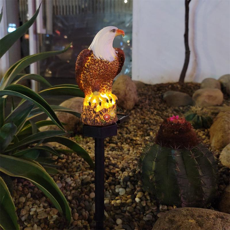 Eagle Figure Garden Solar Lamp™