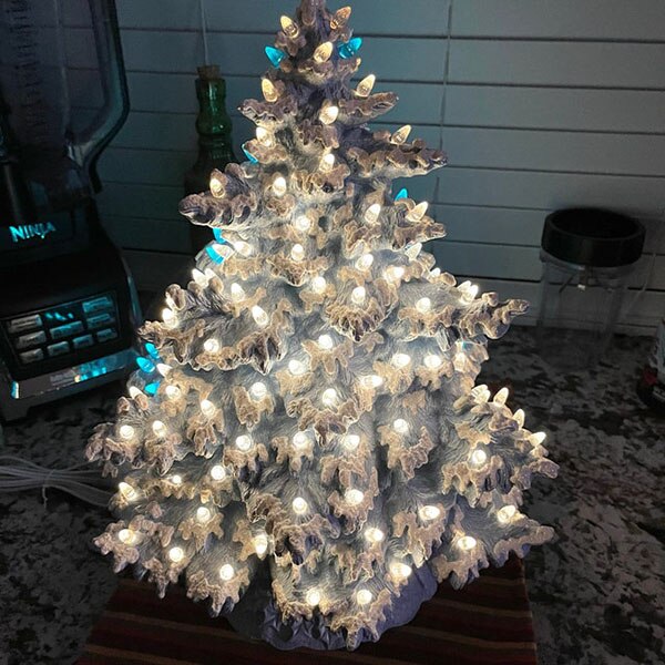 LED Lighted Christmas Tree Decor™