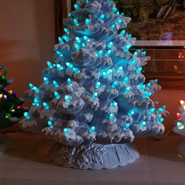 LED Lighted Christmas Tree Decor™