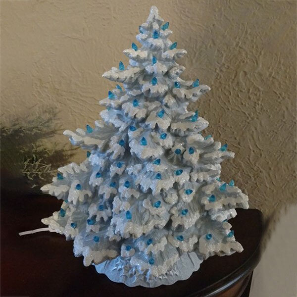 LED Lighted Christmas Tree Decor™