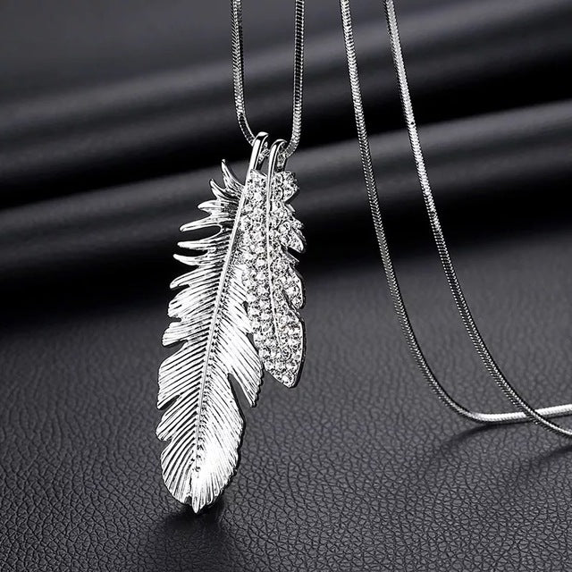 Long Necklace with Pendant for Women - Feather - Gitelle