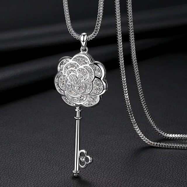 Long Necklace with Pendant for Women - Key - Gitelle