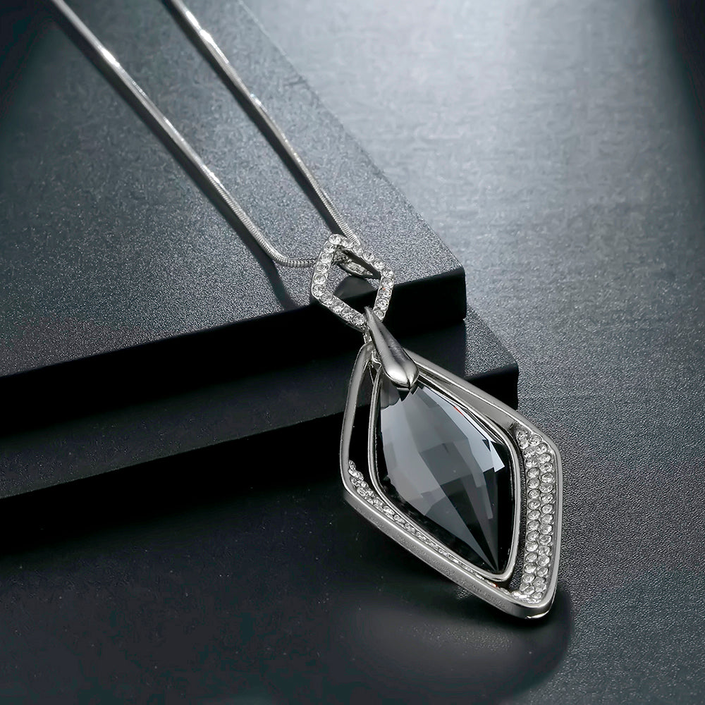 Long Necklace with Pendant for Women - Rhombus - Gitelle