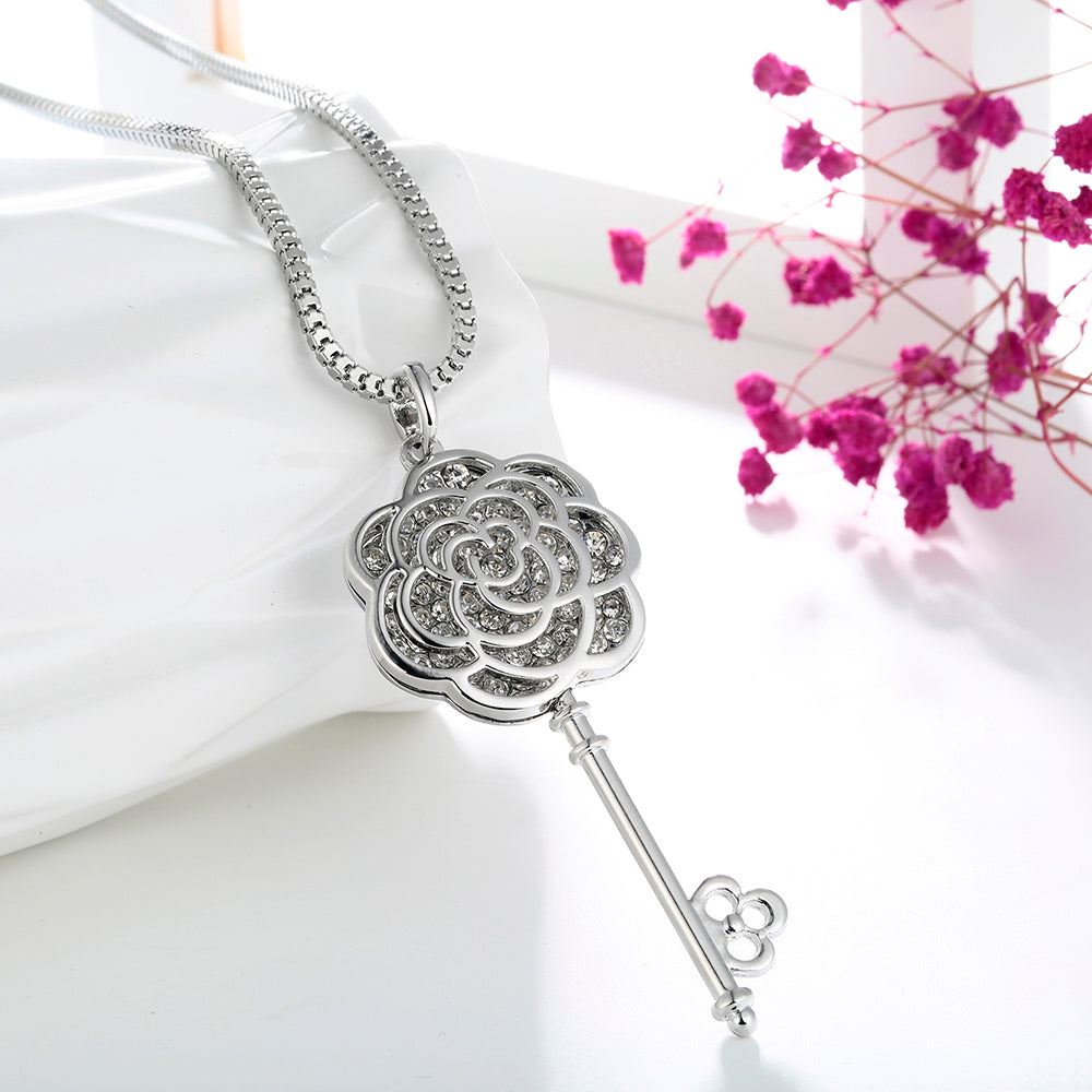 Long Necklace with Pendant for Women - Key - Gitelle